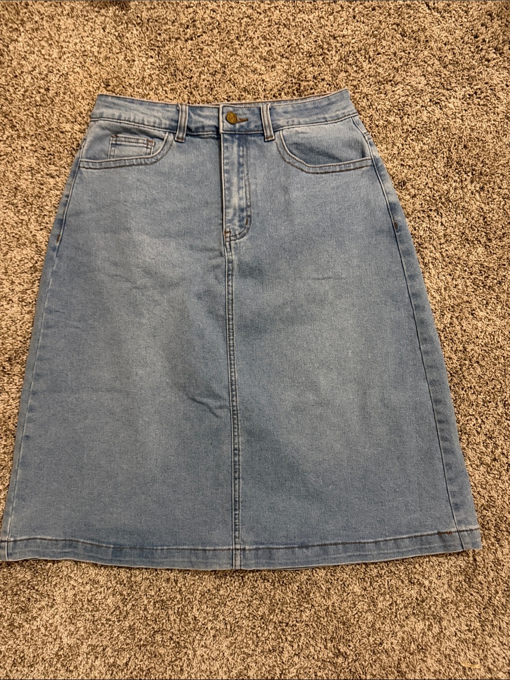 The Main Street Exchange Classic Light Blue Denim A-Line Skirt NWT